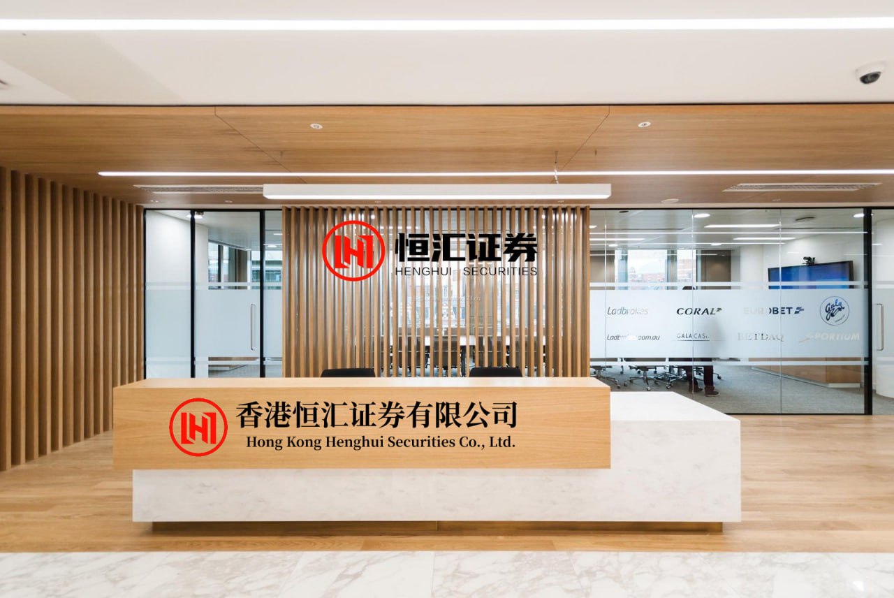 途乐证券 有人觉得你出去旅游是炫耀，也有人觉得你潇酒，自由，经济很好。但其实只有...
